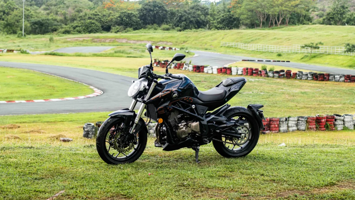 钱江 QJMOTOR 原厂精品 SRK400 原厂护杠 适配车型参考实车图